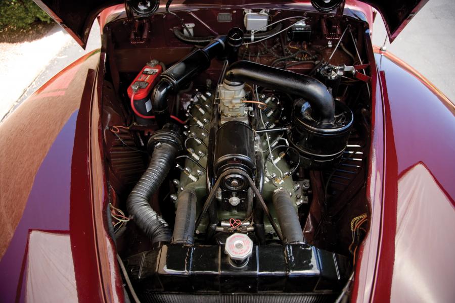  Lincoln Continental Convertible 1946 года  (фото 8 из 9)
